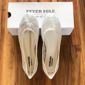 Fever Sole Women's White Lace Ballet Flats